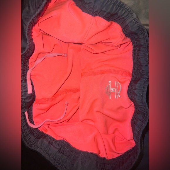 Active wear shorts - Picture 4 of 4